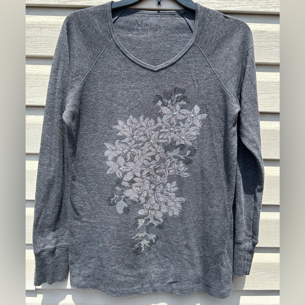 Women’s “Jake’s” long sleeved shirt. Gray with floral design. Size XL.